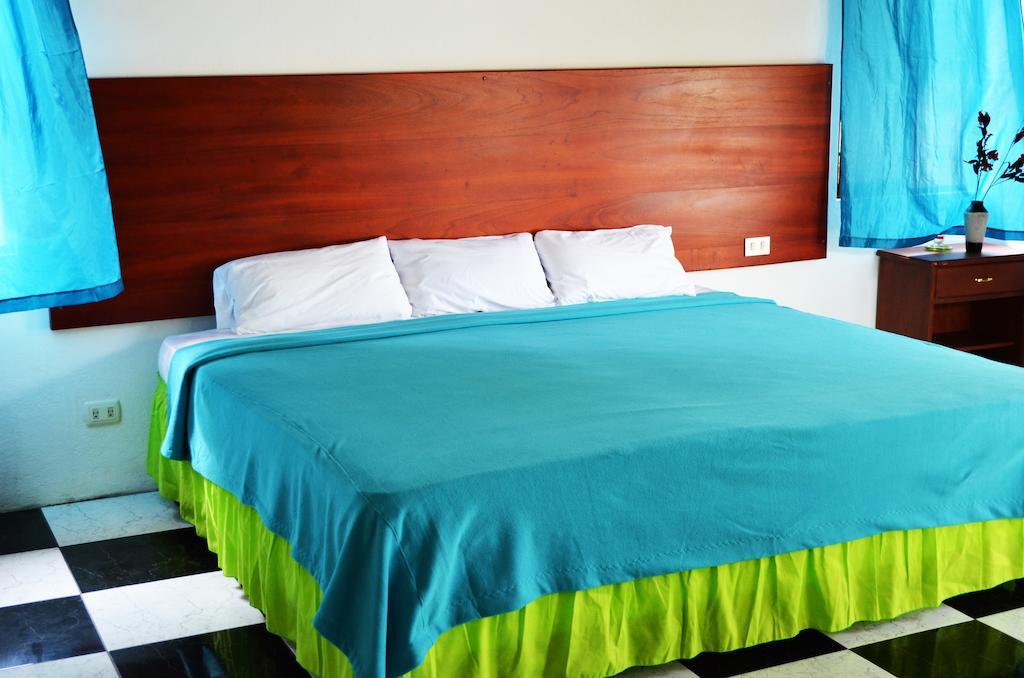 Piedras Blancas Lodge Puerto Ayora  Zimmer foto