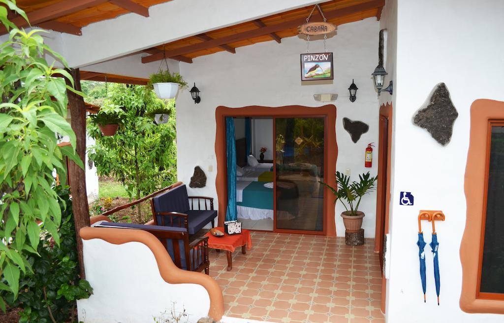 Piedras Blancas Lodge Puerto Ayora  Zimmer foto