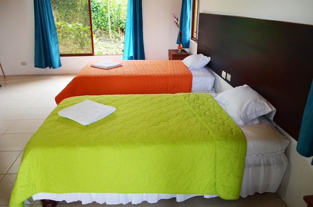 Piedras Blancas Lodge Puerto Ayora  Zimmer foto
