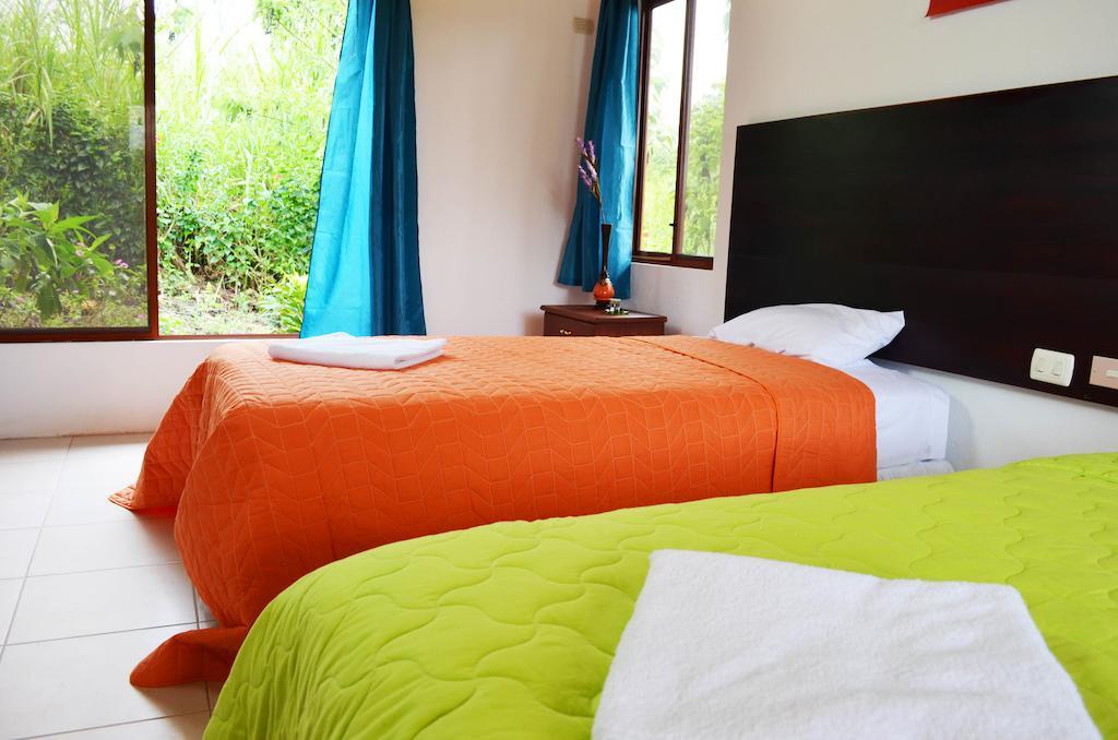 Piedras Blancas Lodge Puerto Ayora  Zimmer foto