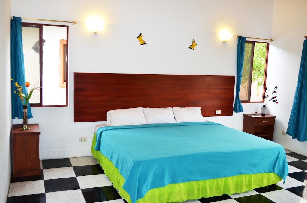 Piedras Blancas Lodge Puerto Ayora  Zimmer foto