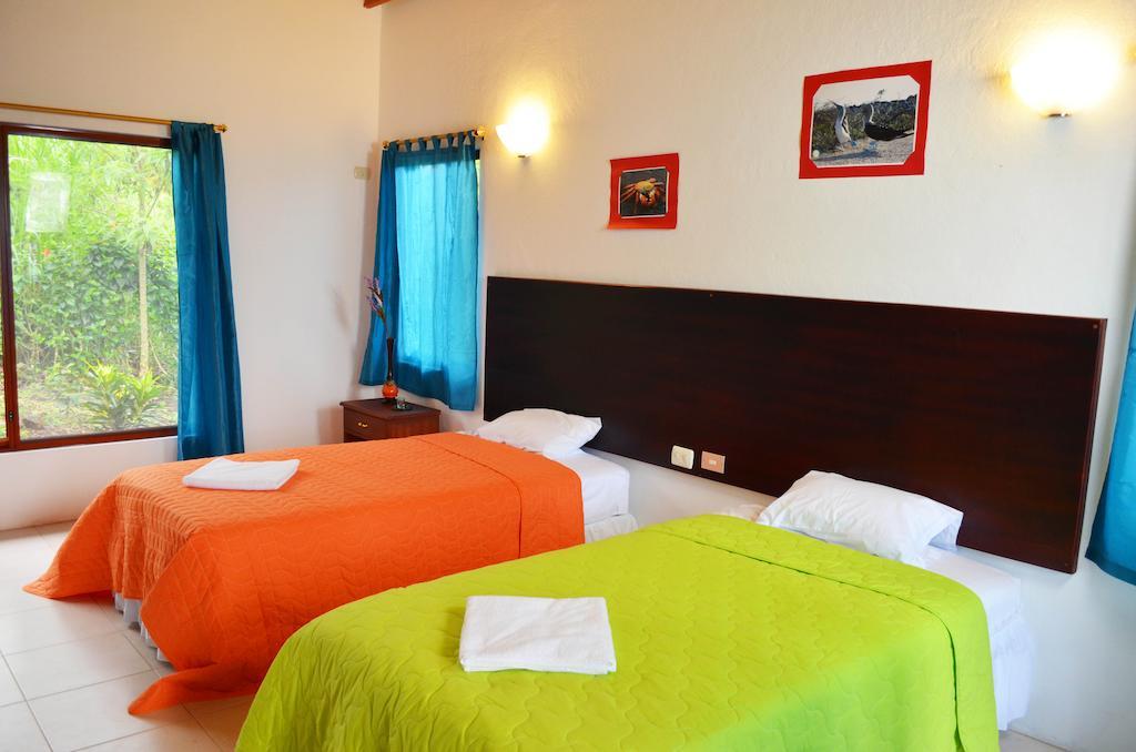 Piedras Blancas Lodge Puerto Ayora  Zimmer foto