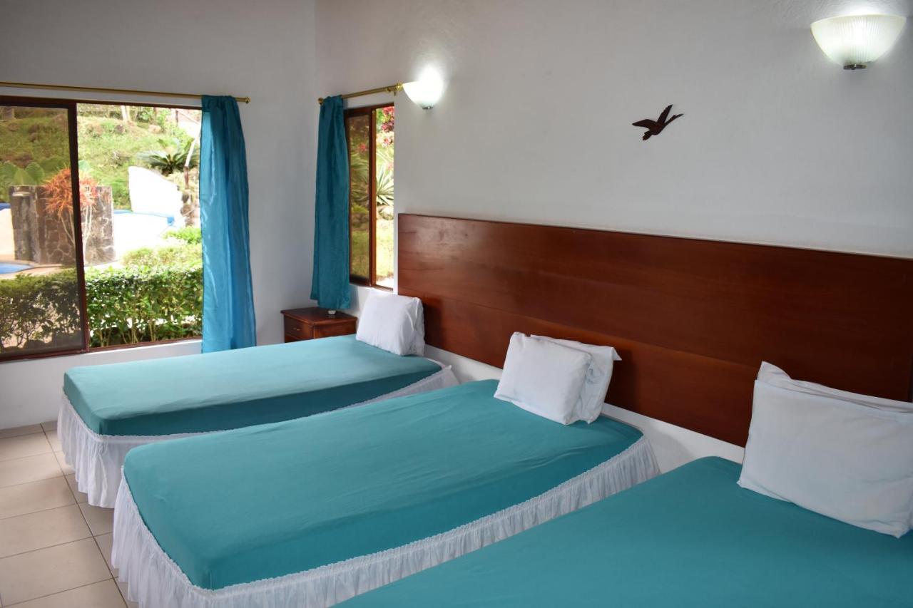 Piedras Blancas Lodge Puerto Ayora  Exterior foto